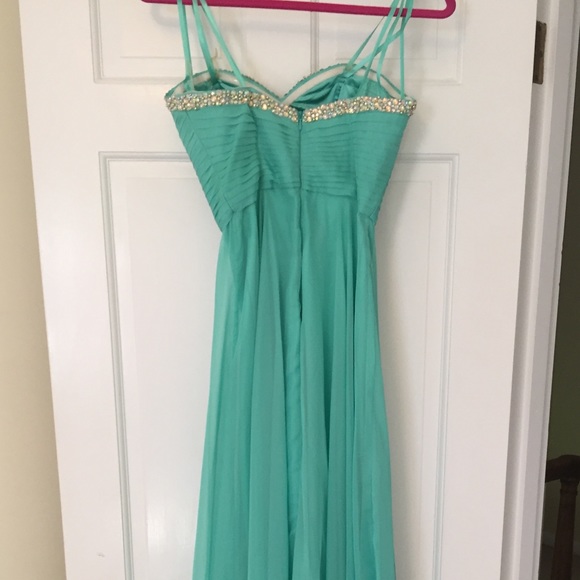 PROM DRESS - Picture 2 of 7